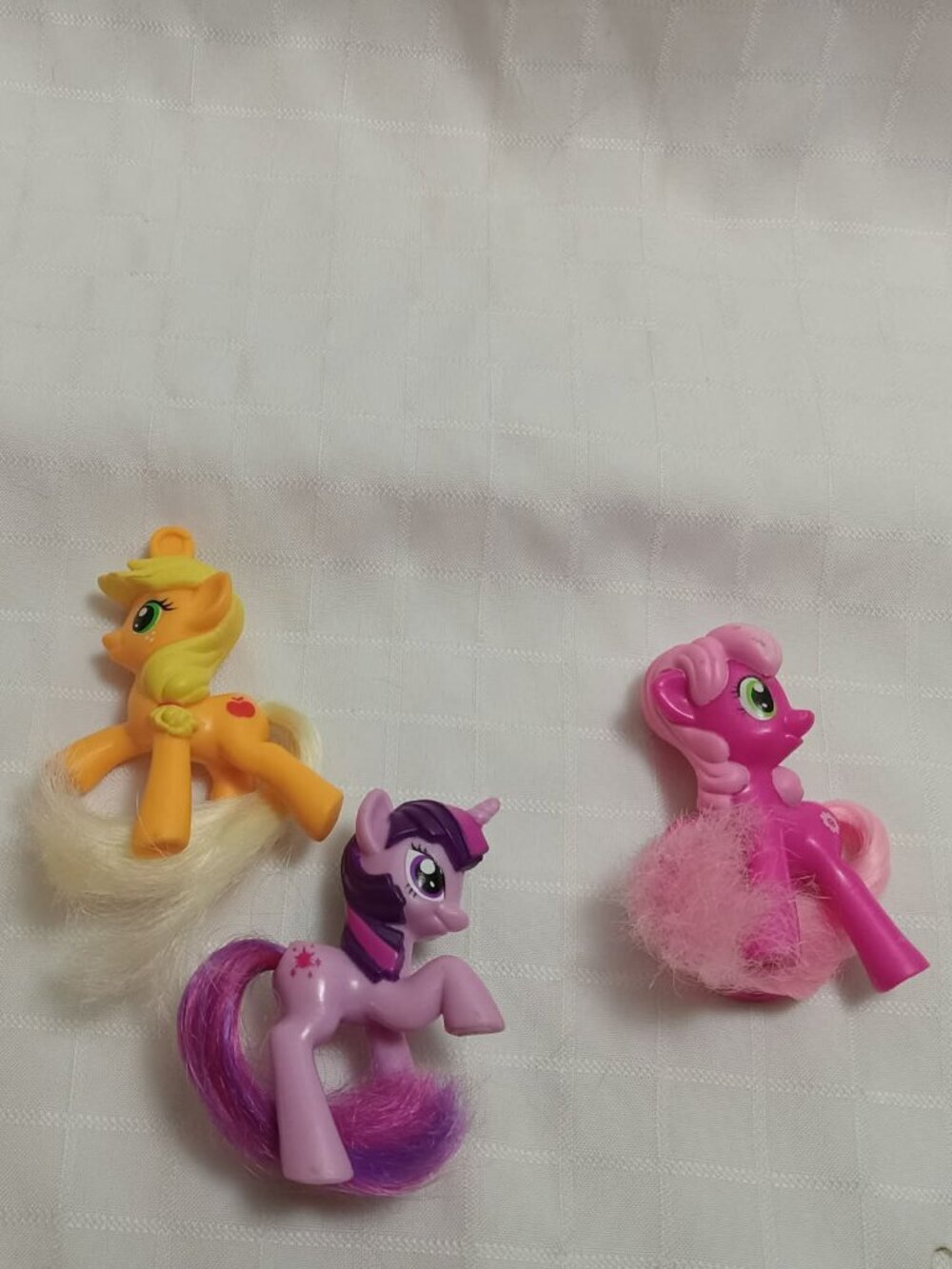 3 X vintage My Little Pony figurines ( 1 1/2 inch high)